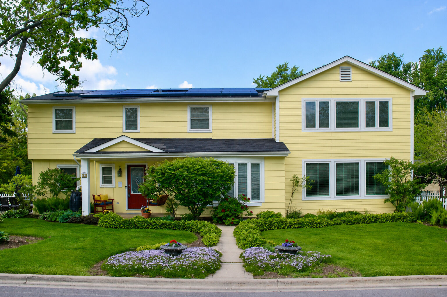 Property Photo: 83 N Park Boulevard IL 60137