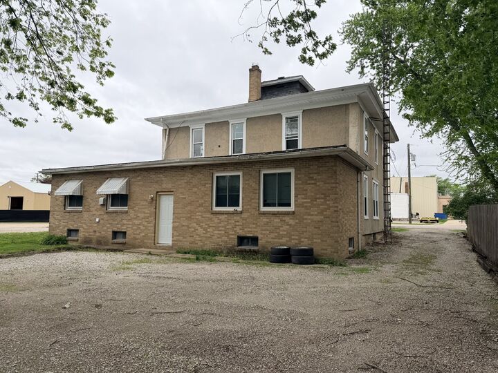 Property Photo: 304 Pontiac Street IL 61370