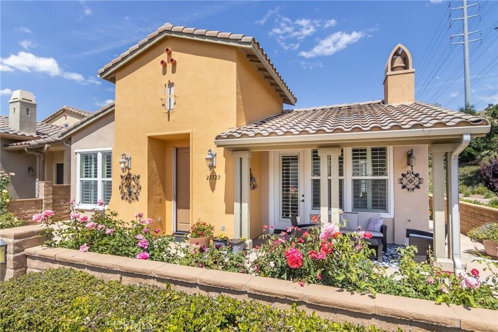 Property Photo: 23723 Maple Leaf Court CA 91354