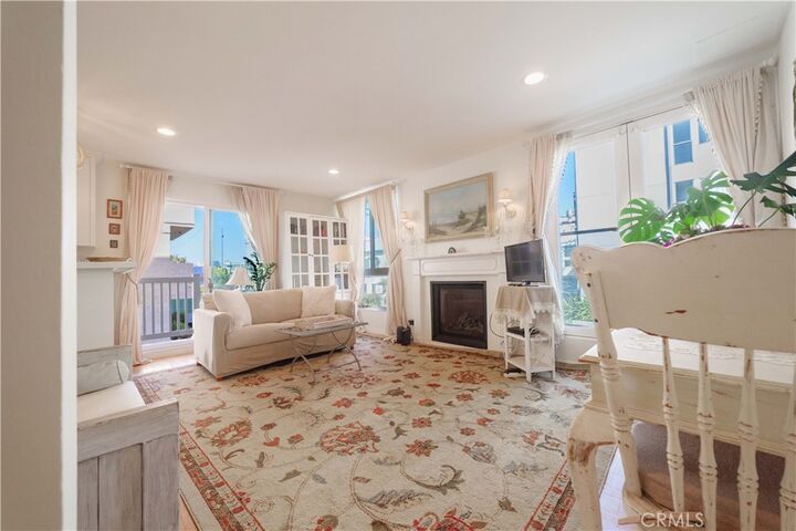 Property Photo:  1 Jib Street 103  CA 90292 