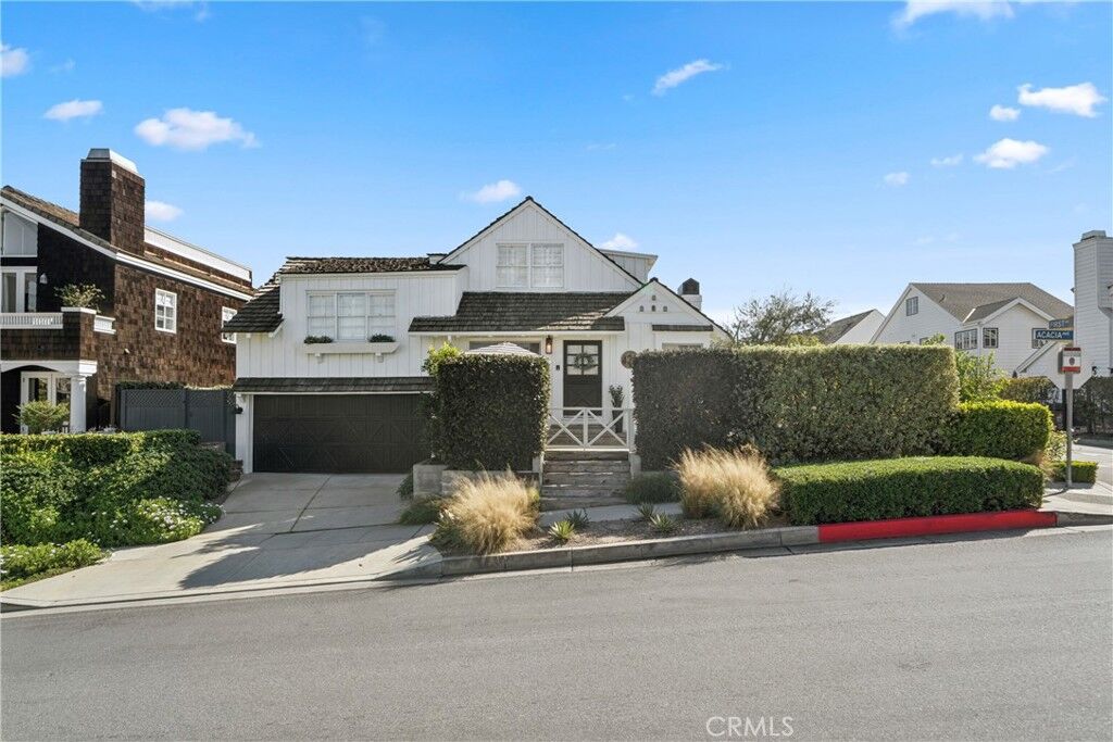 Property Photo:  420 Acacia  CA 92625 