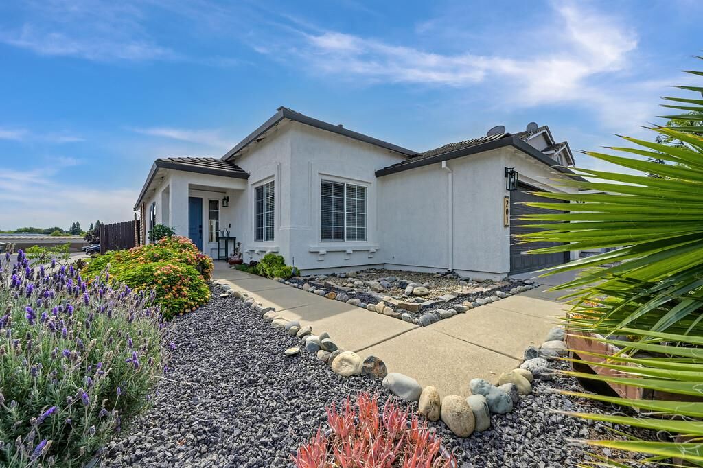 Property Photo:  201 Stavros Court  CA 95678 
