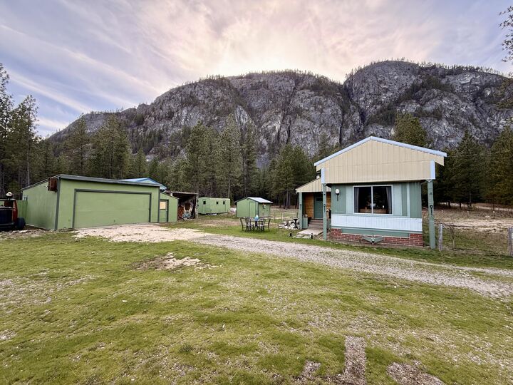 Property Photo: 5 Stecker Rd WA 99146