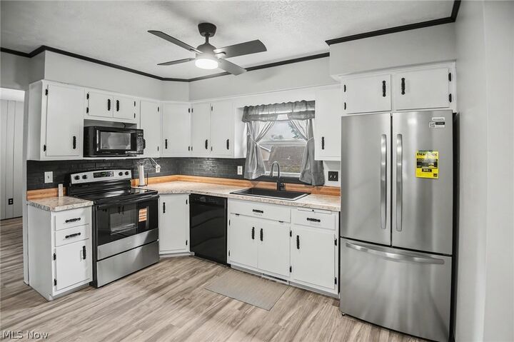 Property Photo:  120 Winter Lane  OH 44410 