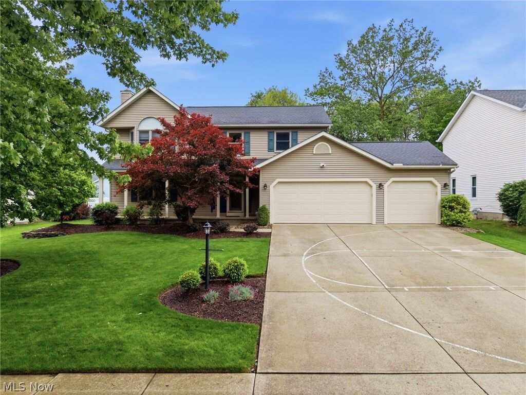 Property Photo: 10376 Lake Meadows Drive OH 44136