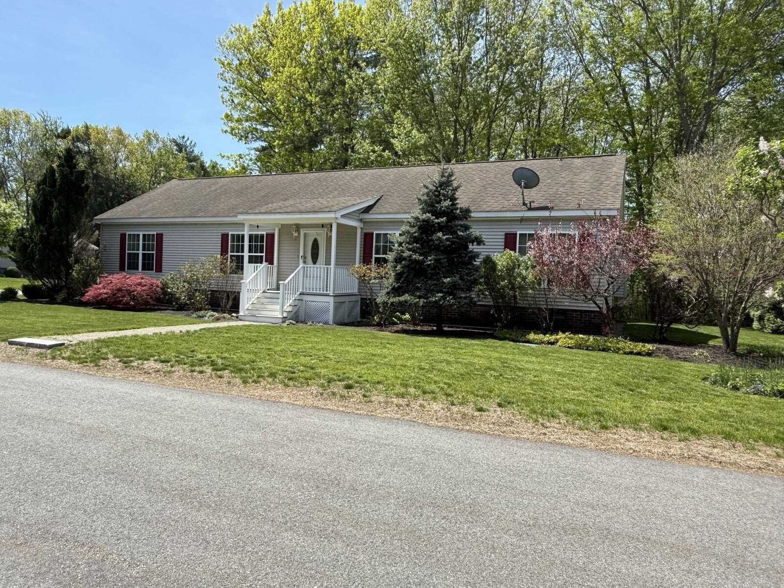 Property Photo:  65 Sagebrush Drive  NH 03867 