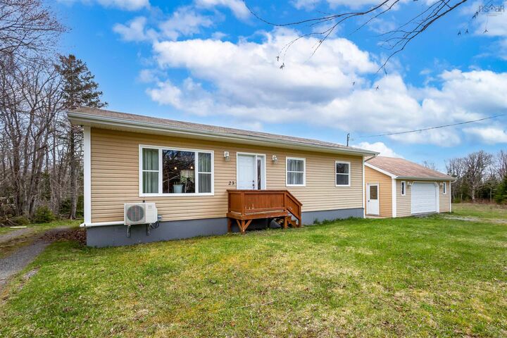 23 Landry Crescent — photo 1