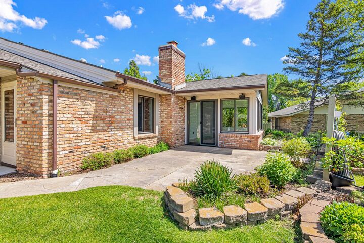 Property Photo: 1860 Juneau Lane N MN 55447