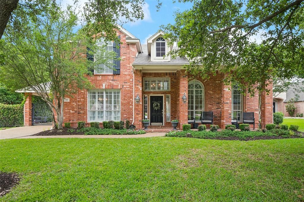 Property Photo: 703 Heatherglen Drive TX 76092