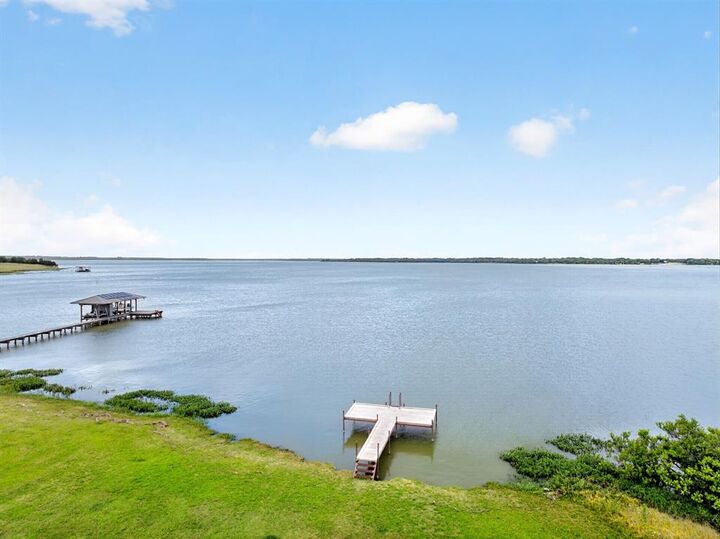 Property Photo:  521 Ideal Circle  TX 75474 
