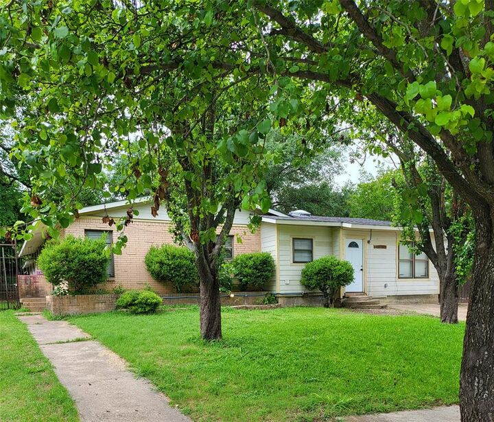 Property Photo: 4971 Brigadoon Lane TX 75216