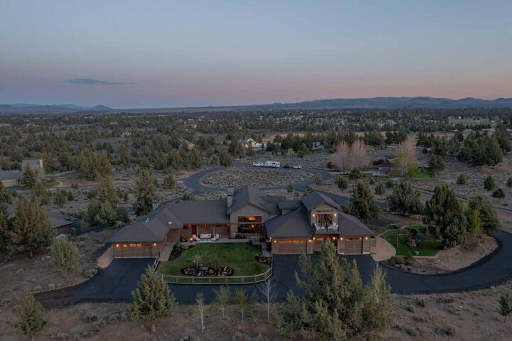 Property Photo: 61465 White Peaks Court OR 97702