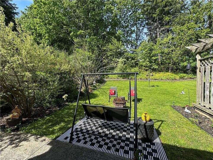Property Photo:  70 Berkley Crescent  ON N3Y 2K5 