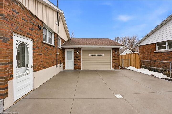 Property Photo:  168 Montclair Crescent  ON N0E 1Y0 