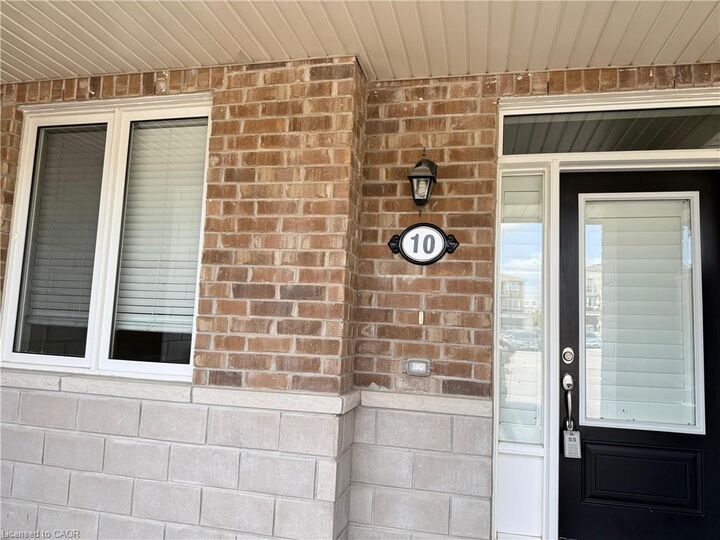 Property Photo:  10 Daylily Lane  ON N2R 0L7 