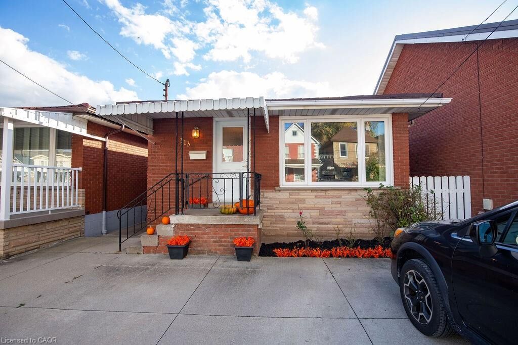 Property Photo:  313 Barton Street W  ON L8R 2J3 