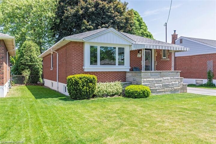 Property Photo: 83 Fernwood Crescent Upper ON L8T 3L2
