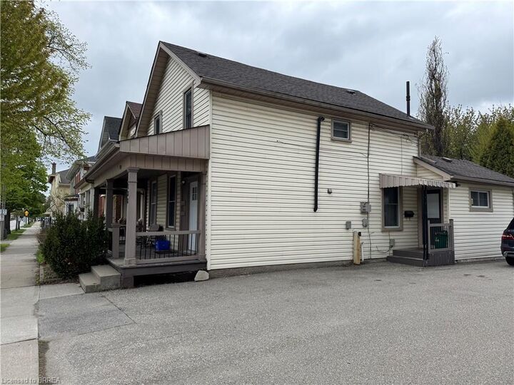 Property Photo:  188 Brant Avenue  ON N3T 3H9 
