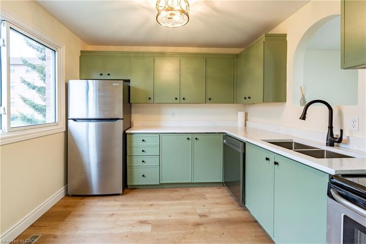 Property Photo:  483 Springbank Avenue N 24  ON N4T 1R1 