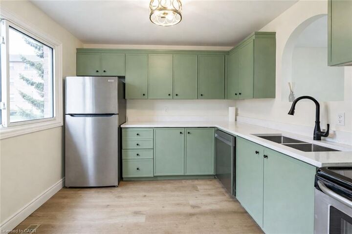 Property Photo: 483 Springbank Avenue N 24 ON N4T 1R1