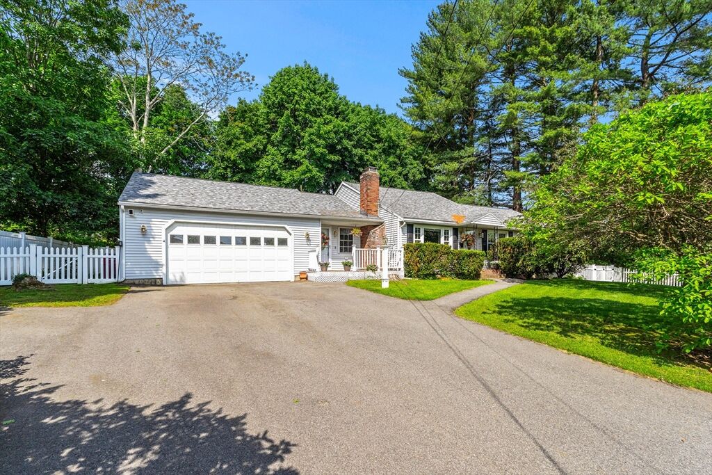 Property Photo:  21 Guild St  MA 01852 
