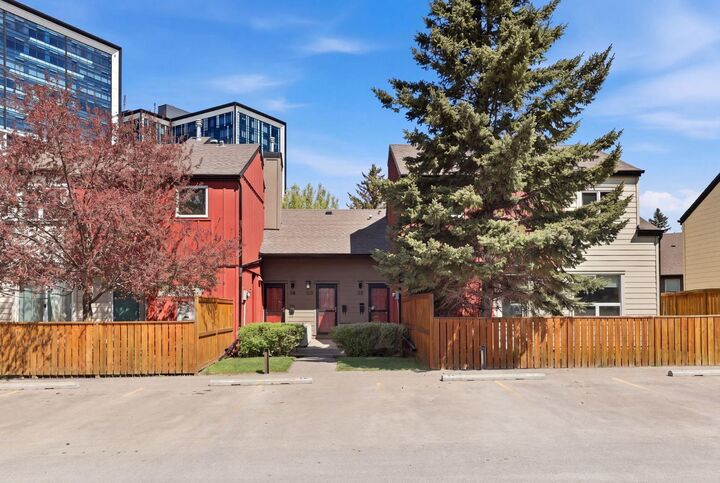 Property Photo: 4740 Dalton Drive NW 100 AB T3A 2H4
