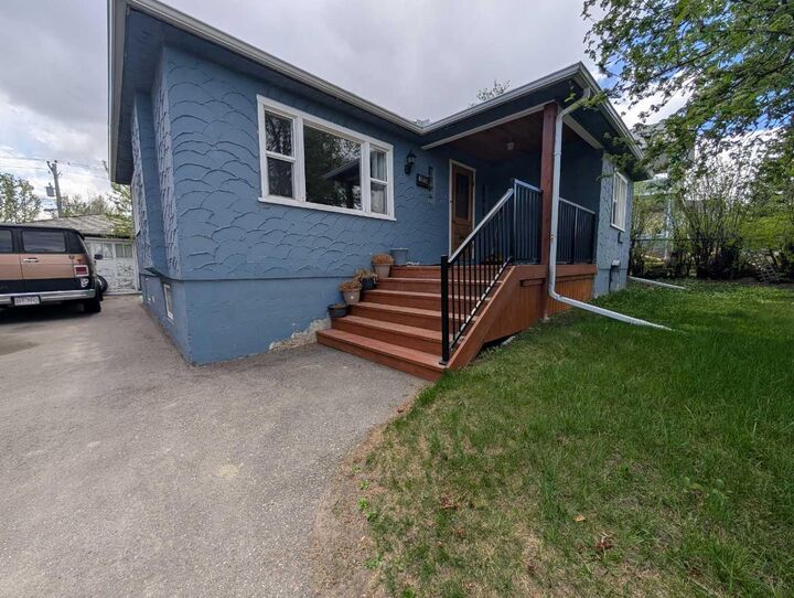 Property Photo:  1815 32 Avenue SW  AB T2T 1W3 