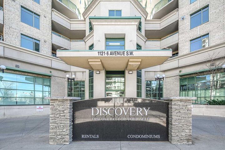 Property Photo: 1121 6 Avenue SW 905 AB T2P 5J4