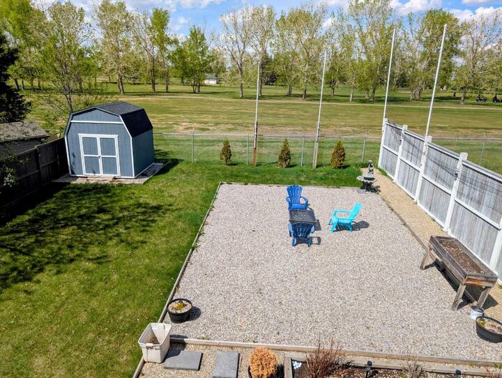 Property Photo:  704 Stonehaven Drive  AB T0M 0N0 
