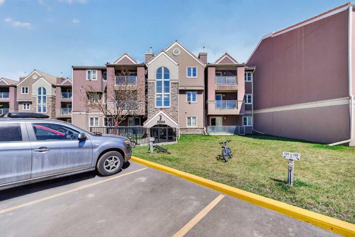 Property Photo: 2031 Edenwold Heights NW 2031 AB T3A 3Y2