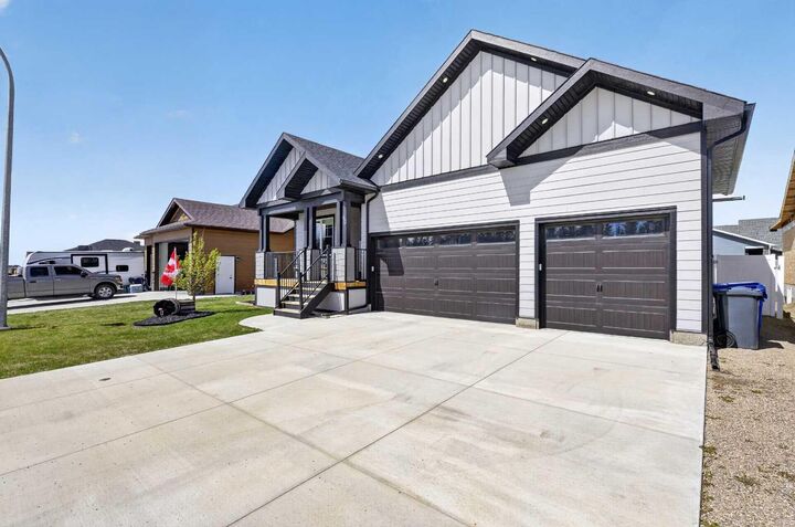 Property Photo: 40 Viceroy Crescent AB T4H 0G2