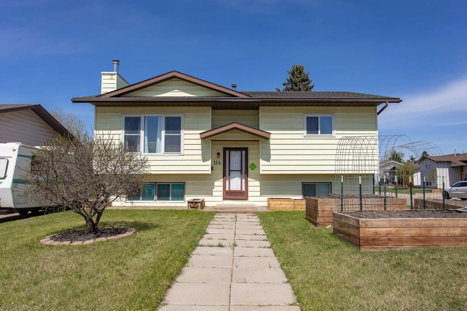 Property Photo:  114 Dawson Street  AB T4R 1Y9 