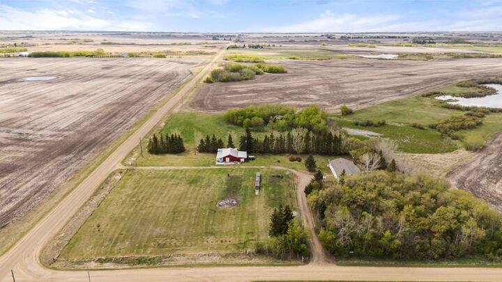 Property Photo: 47404 Range Road 184 AB T0B 3P0