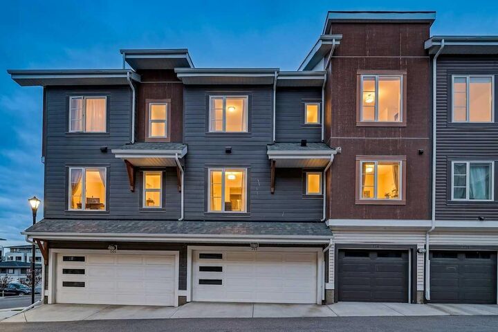 Property Photo:  242 Livingston Common NE  AB T3P 1K1 