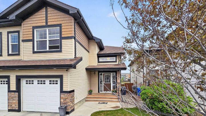 Property Photo: 751 Silkstone Close W AB T1J 4B9