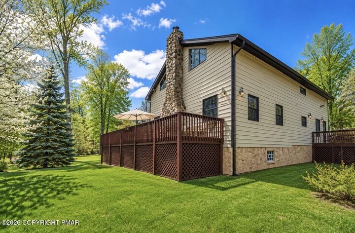 Property Photo: 252 High Country Drive PA 18610