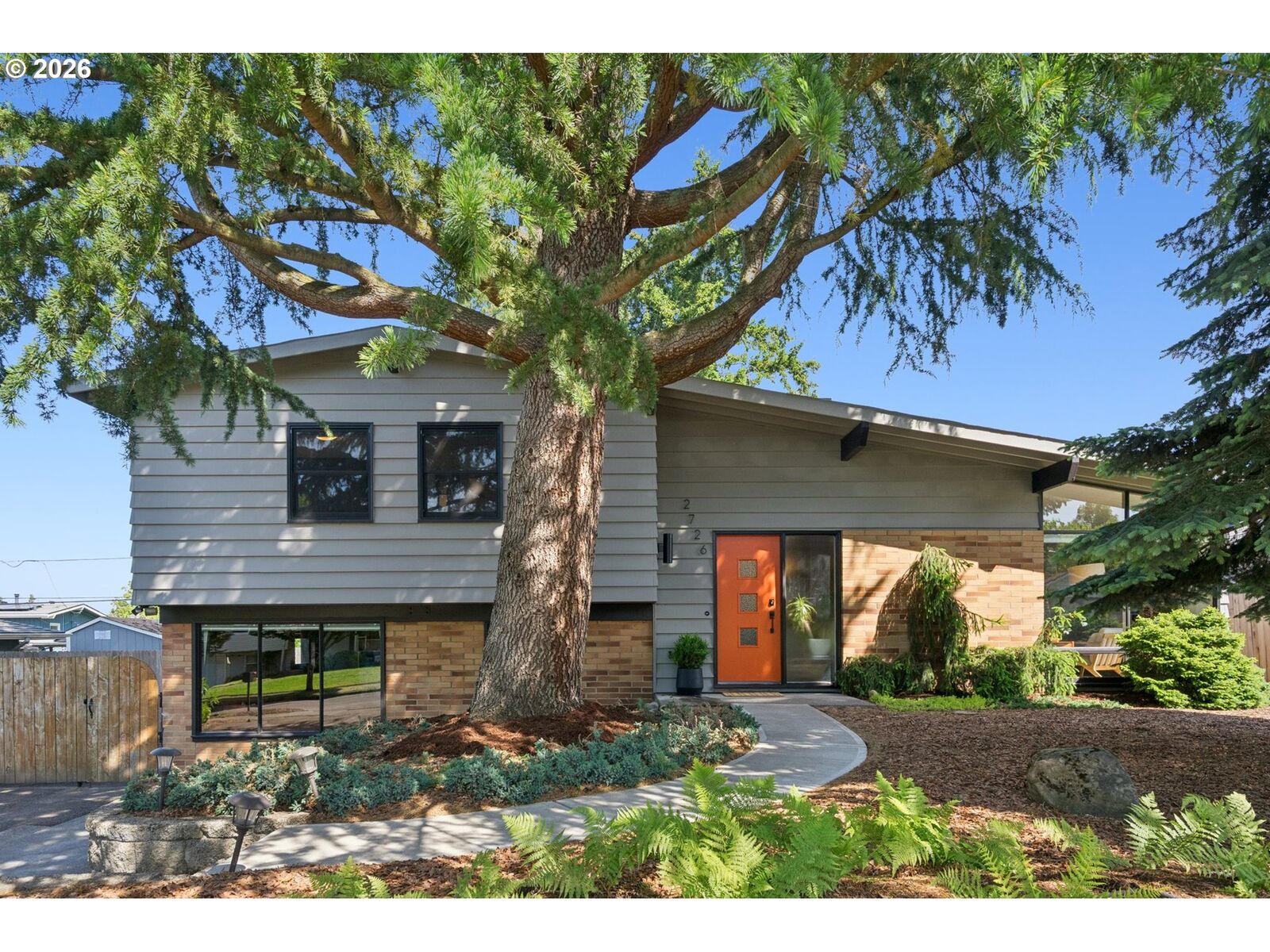 Property Photo:  2726 NE 137th Ave  OR 97230 