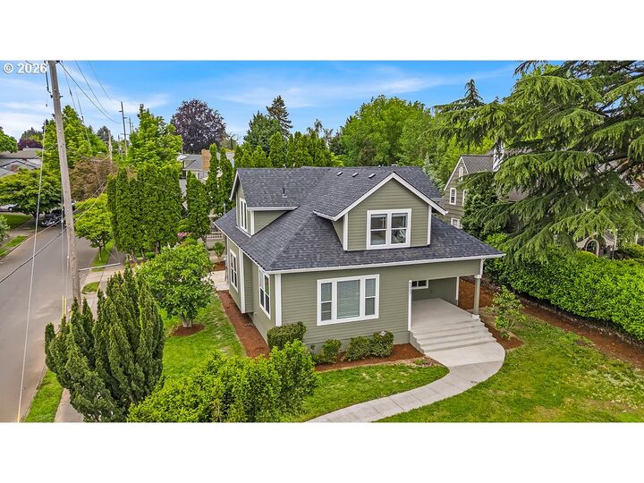Property Photo: 5007 SE Stark St OR 97215
