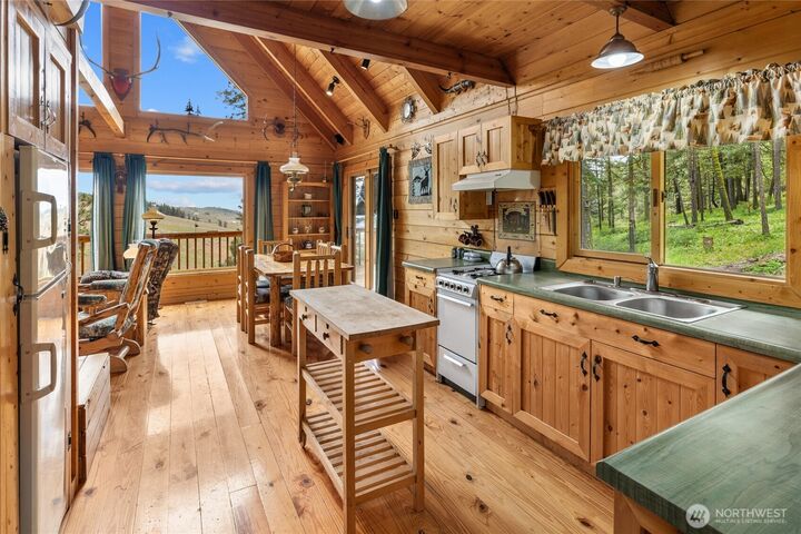 Property Photo: 3671 W Sun East Road WA 98926