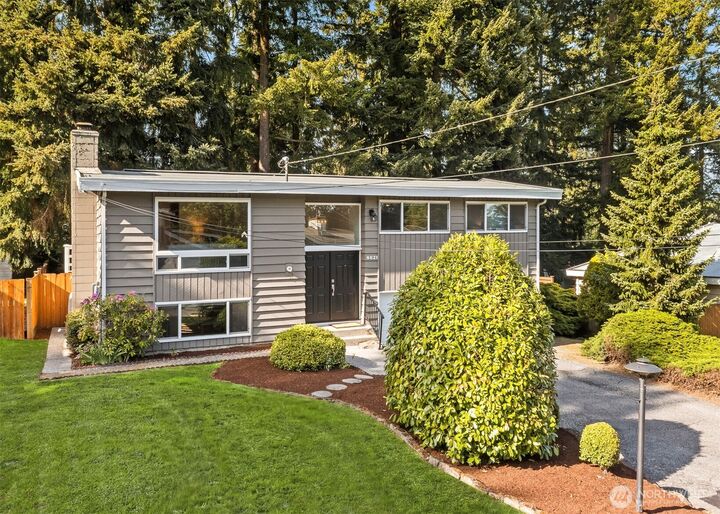 Property Photo:  5621  178th Place SW  WA 98037 