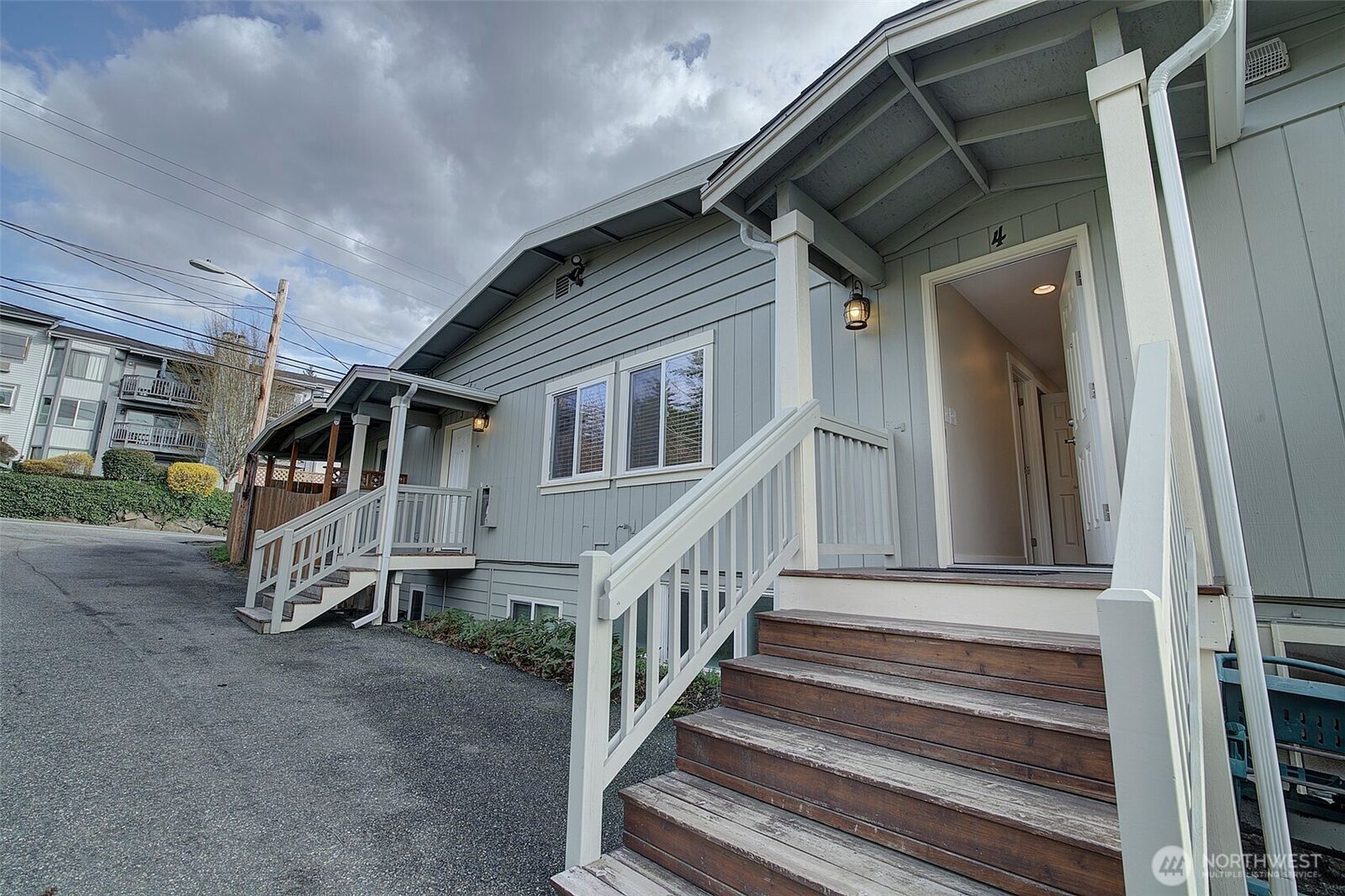 Property Photo:  9840 NE 116th Street 4  WA 98034 