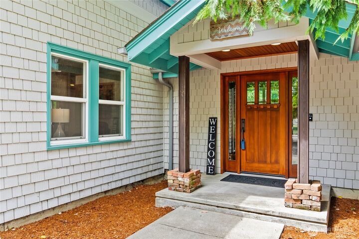 Property Photo:  1406  Eskridge Boulevard SE  WA 98501 