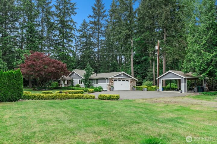 Property Photo:  23307  49th Avenue SE  WA 98021 