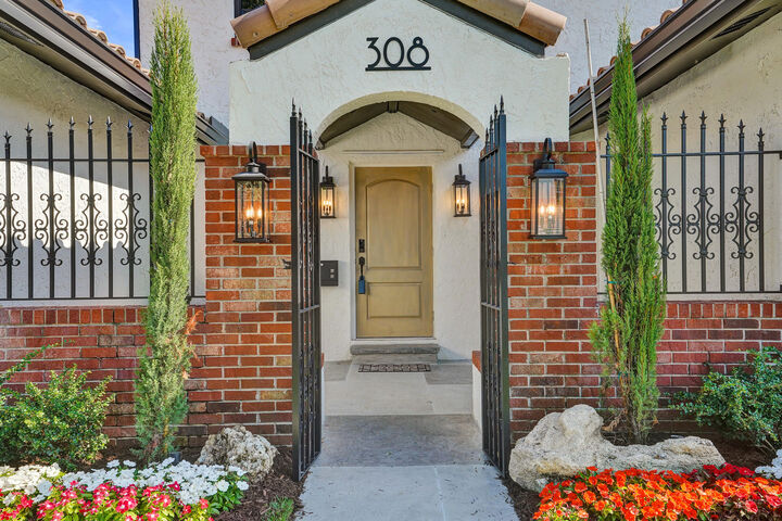 Property Photo:  308 Greymon Drive  FL 33405 
