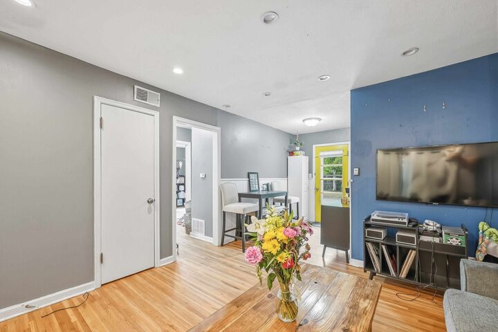 Property Photo:  641 S Apache Dr  KS 67207 