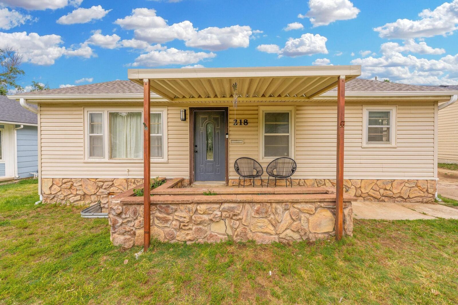 Property Photo:  218 N Knight  KS 67203 