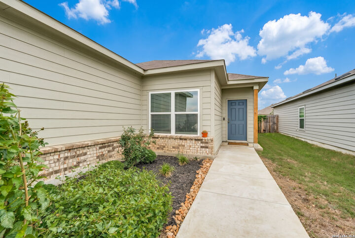 Property Photo:  14658 Stirrup Trce  TX 78112 