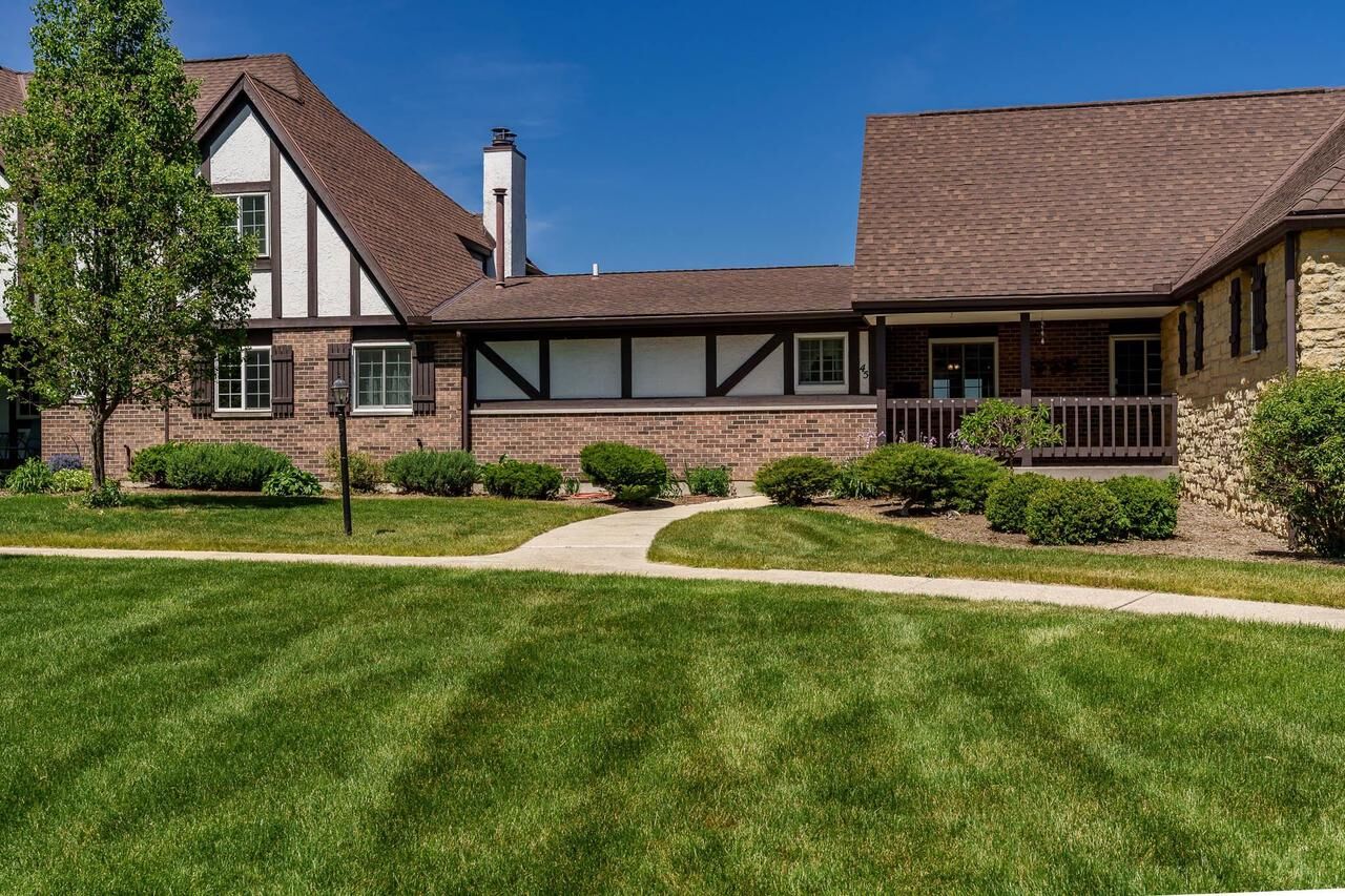 Property Photo: 45 Golf Parkway WI 53704