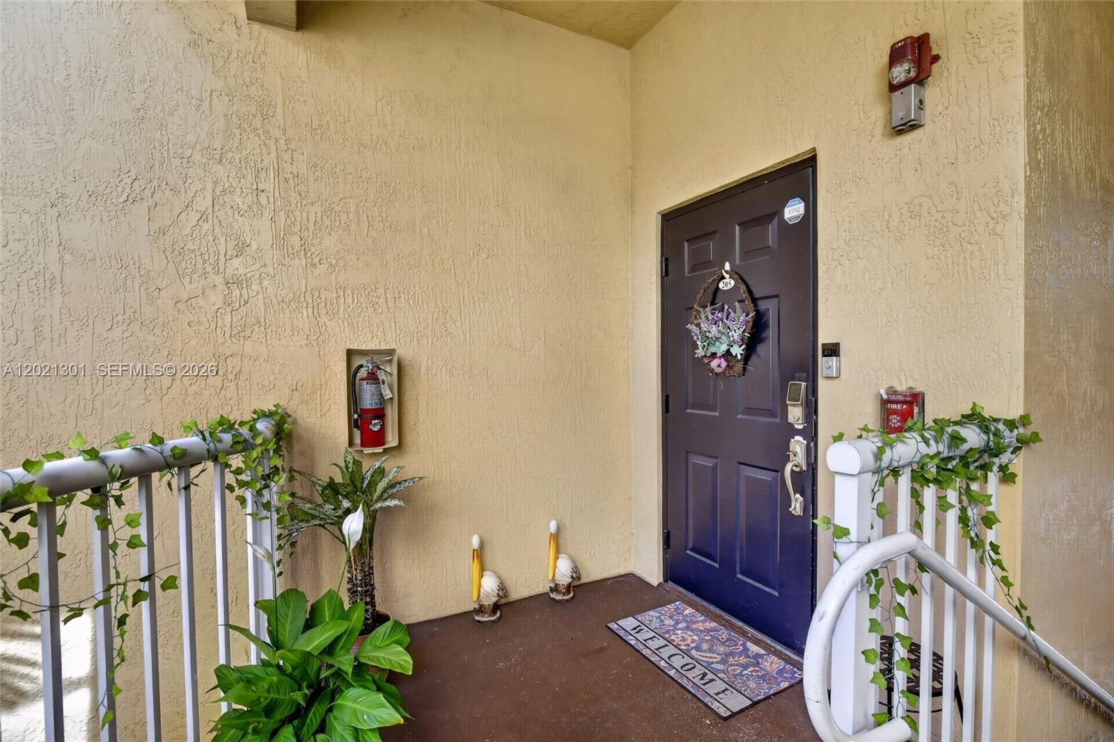 Property Photo:  120 Jacaranda Country Club Dr 205  FL 33324 