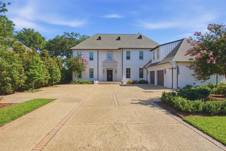 Property Photo: 4700 W Cypress Landing W LA 70605